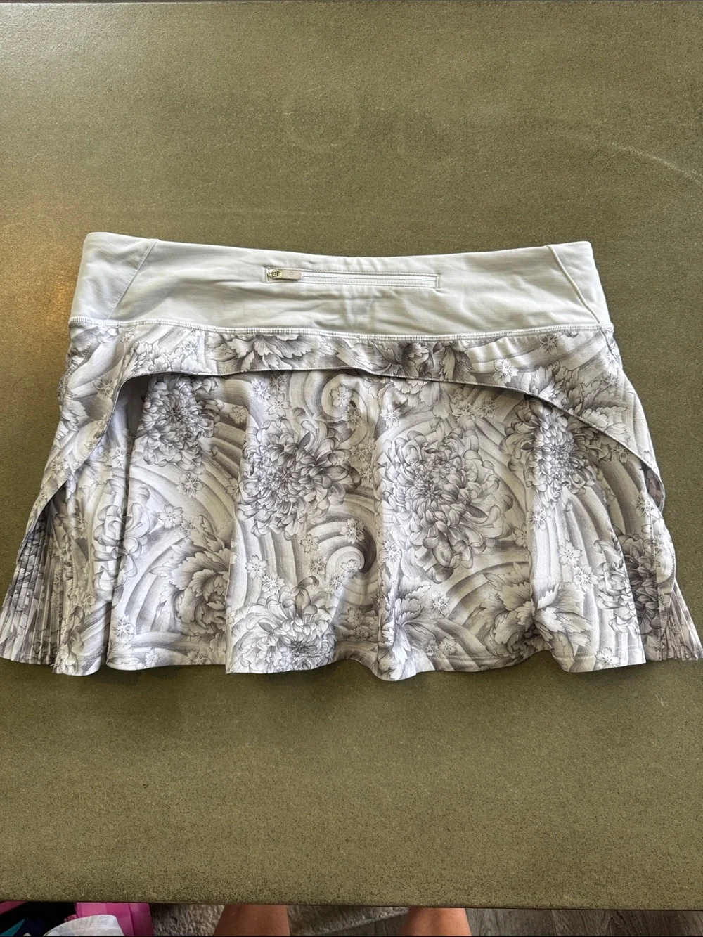 Lululemon pace rival skirt